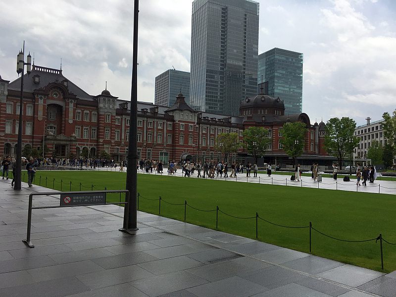 東京駅から皇居まで、ぜんぶ公園みたいになっている件